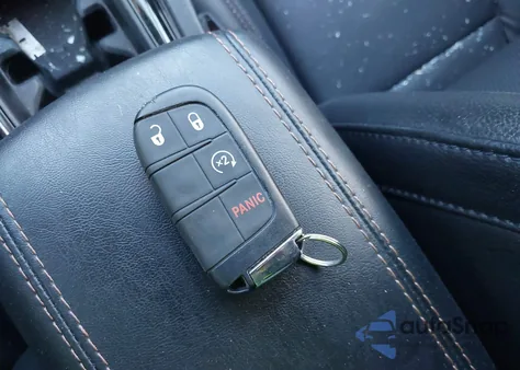 2022 Jeep Compass Limited 4X4 из США, поврежденный, VIN 3C4NJDCB2NT163993